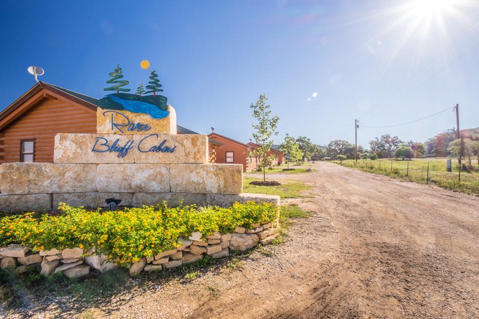 River Bluff Cabins Rio Frio Bagian luar foto