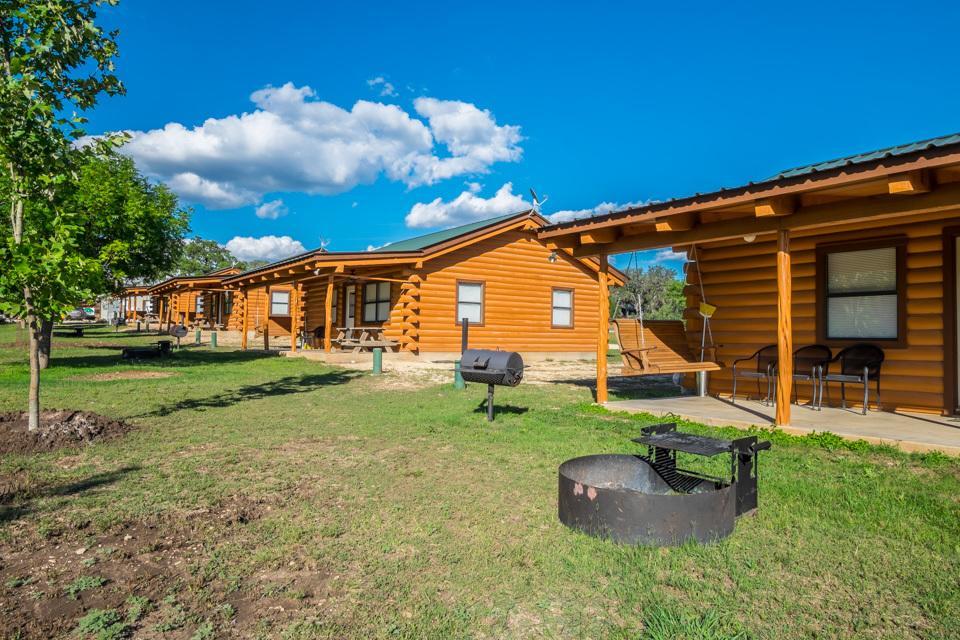 River Bluff Cabins Rio Frio Bagian luar foto