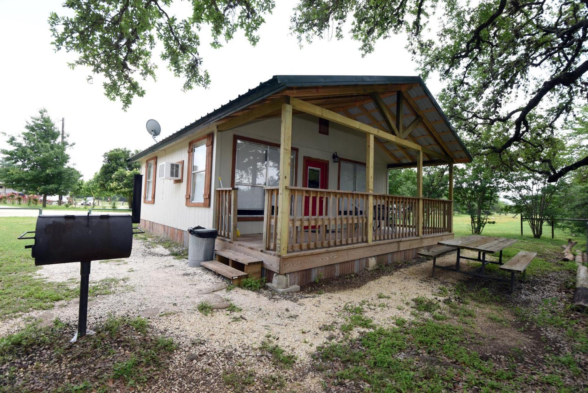 River Bluff Cabins Rio Frio Bagian luar foto