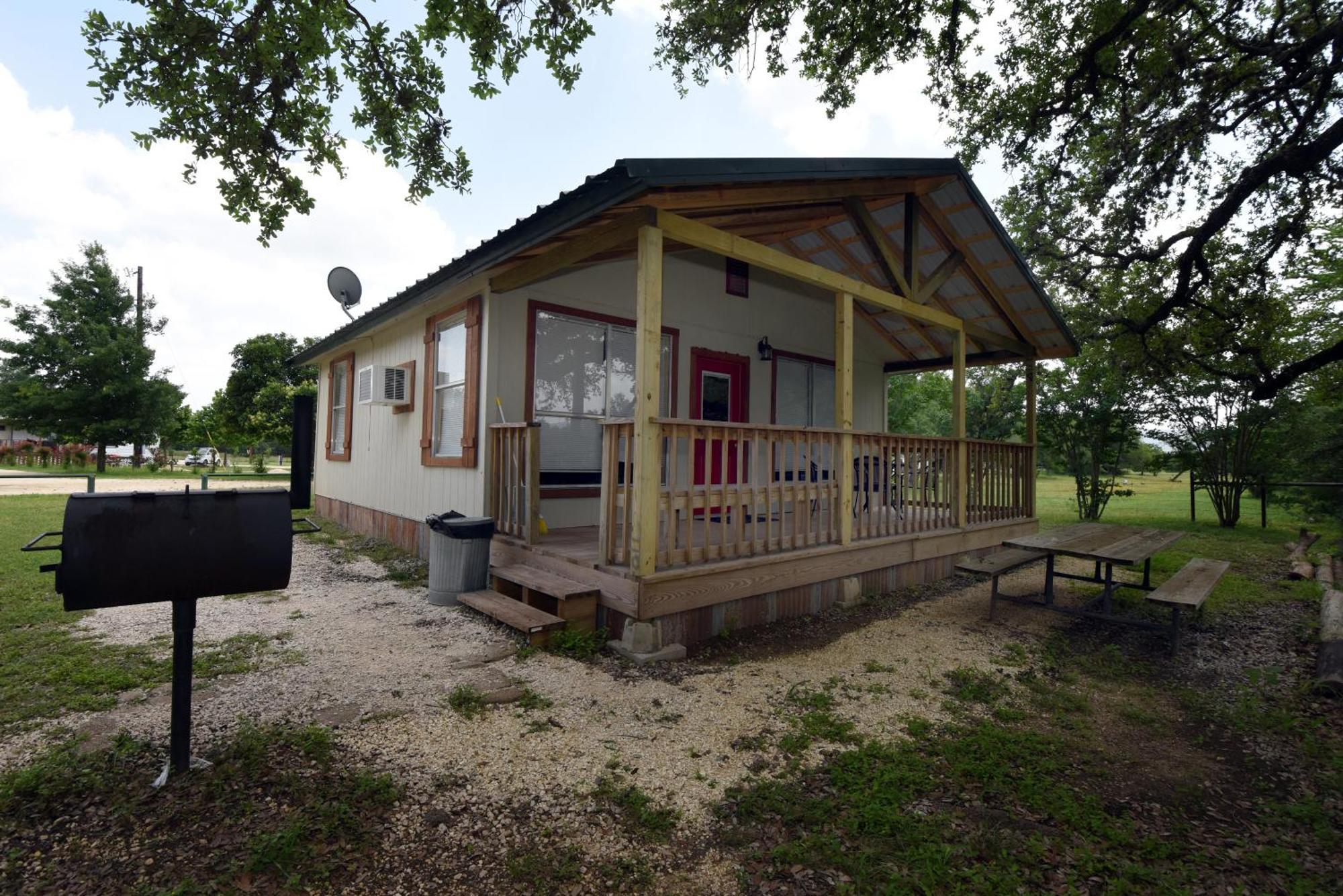River Bluff Cabins Rio Frio Bagian luar foto