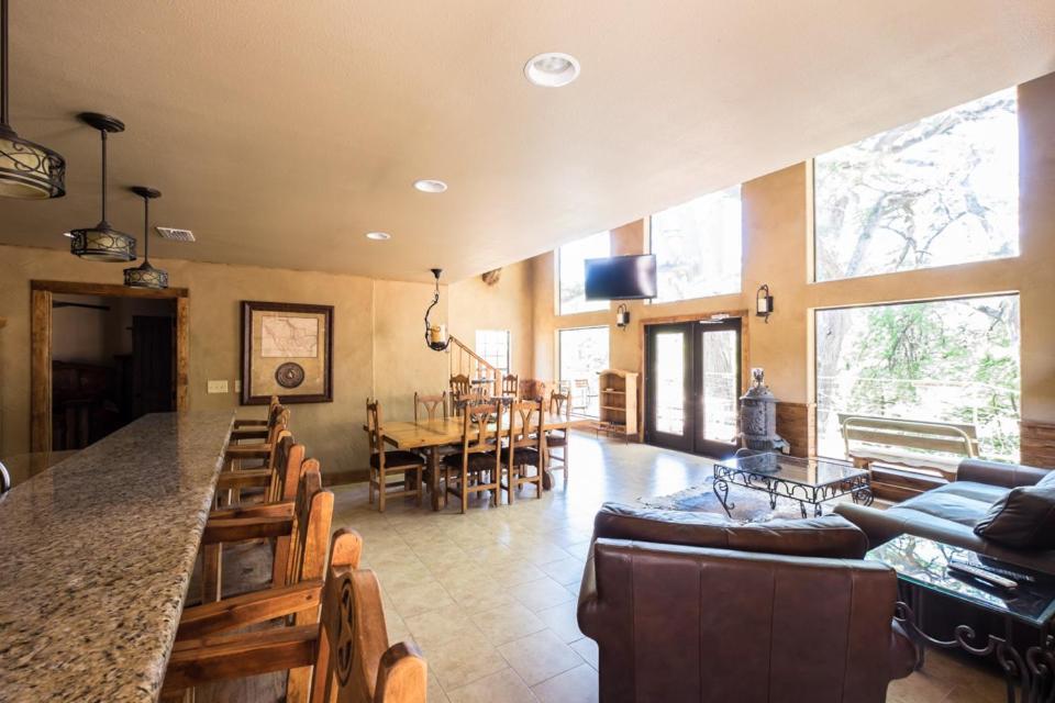 River Bluff Cabins Rio Frio Ruang foto