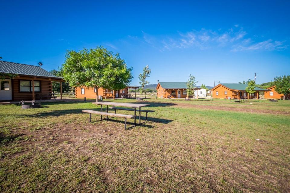 River Bluff Cabins Rio Frio Ruang foto