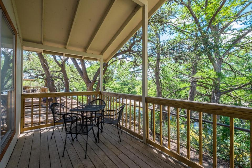 River Bluff Cabins Rio Frio Ruang foto