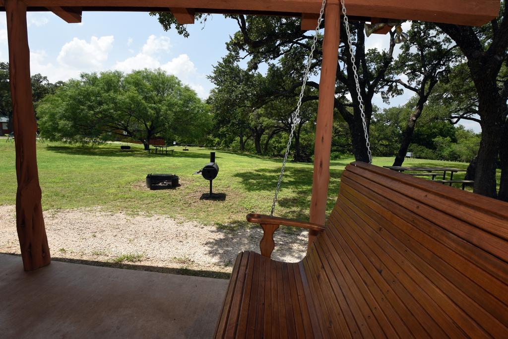 River Bluff Cabins Rio Frio Bagian luar foto