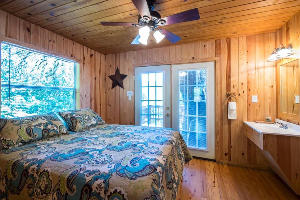 River Bluff Cabins Rio Frio Bagian luar foto